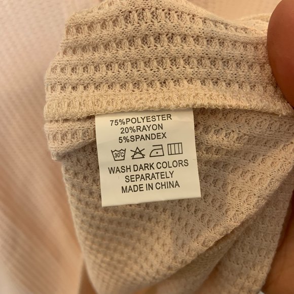 NWOT Team LTD Pale Peach Waffle Long Sleeved Henley Style Top Size Medium - Picture 8 of 9